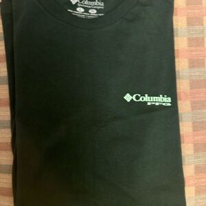 Men’s Columbia T-shirt size large